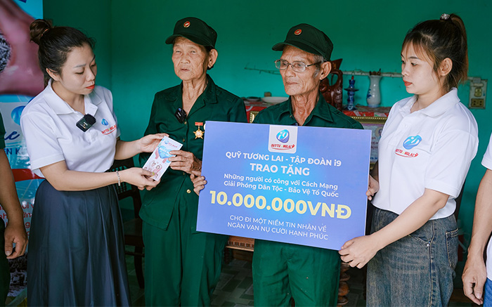 Hỗ trợ qua Email 678win