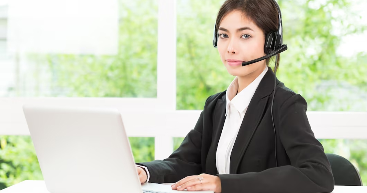 Biểu tượng hỗ trợ khách hàng 24/7 tại 678win, với hình ảnh nhân viên tư vấn thân thiện